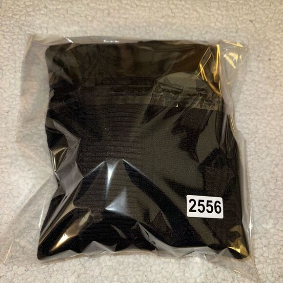 Hollister Men’s Solid Black Crew Cable Knit Sweater Size Large Gently Worn - Picture 12 of 12